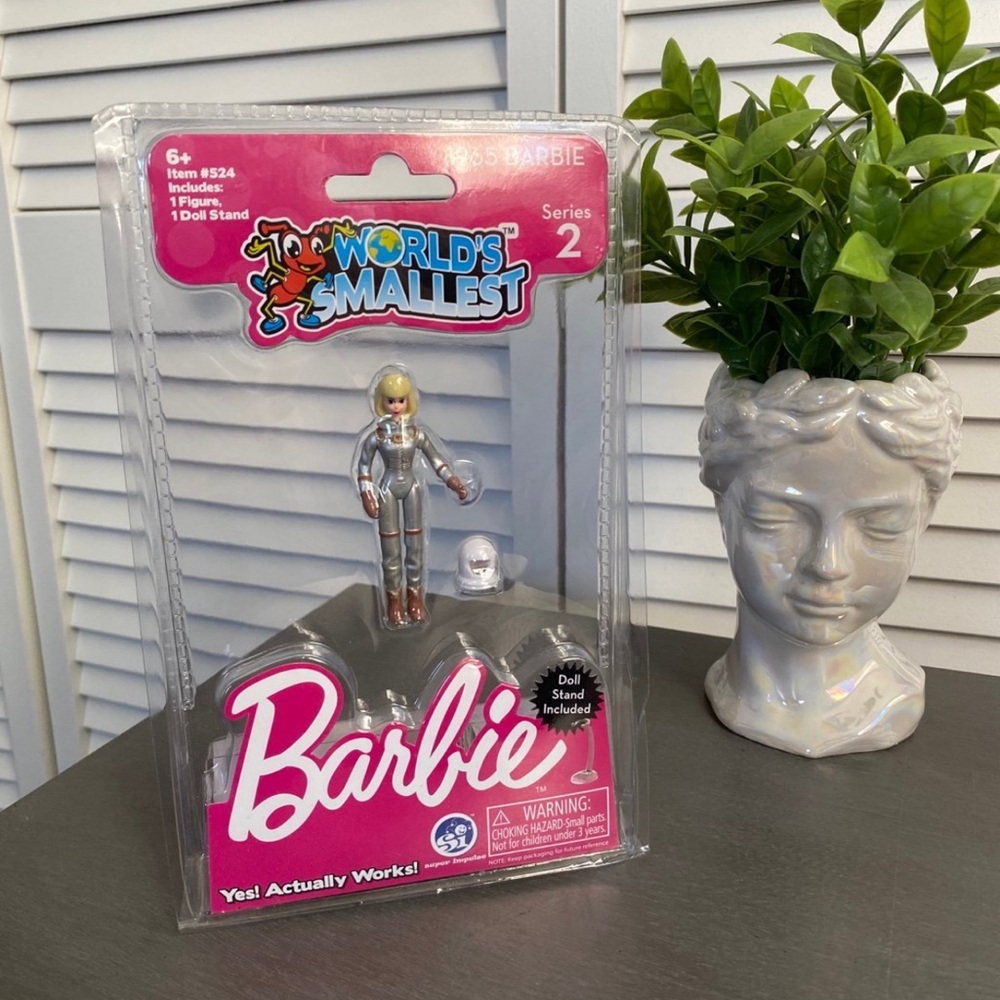 Worlds Smallesr Barbie Series 2 Astronaut